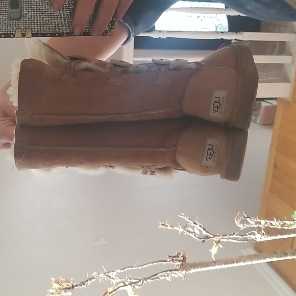 300🎁🎁🎁🎁🎁🎁🎁🎁🎁🎁UGG Premium Classic Tall 3-Button Boots / chestnut - Picture 4 of 10